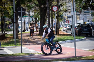 SP começa a multar quem desrespeitar regras para bicicletas e patinetes elétricos; entenda como será