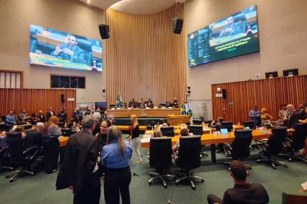 Projeto que prevê 3ª eleição na Mesa da CLDF é aprovado em 1º turno