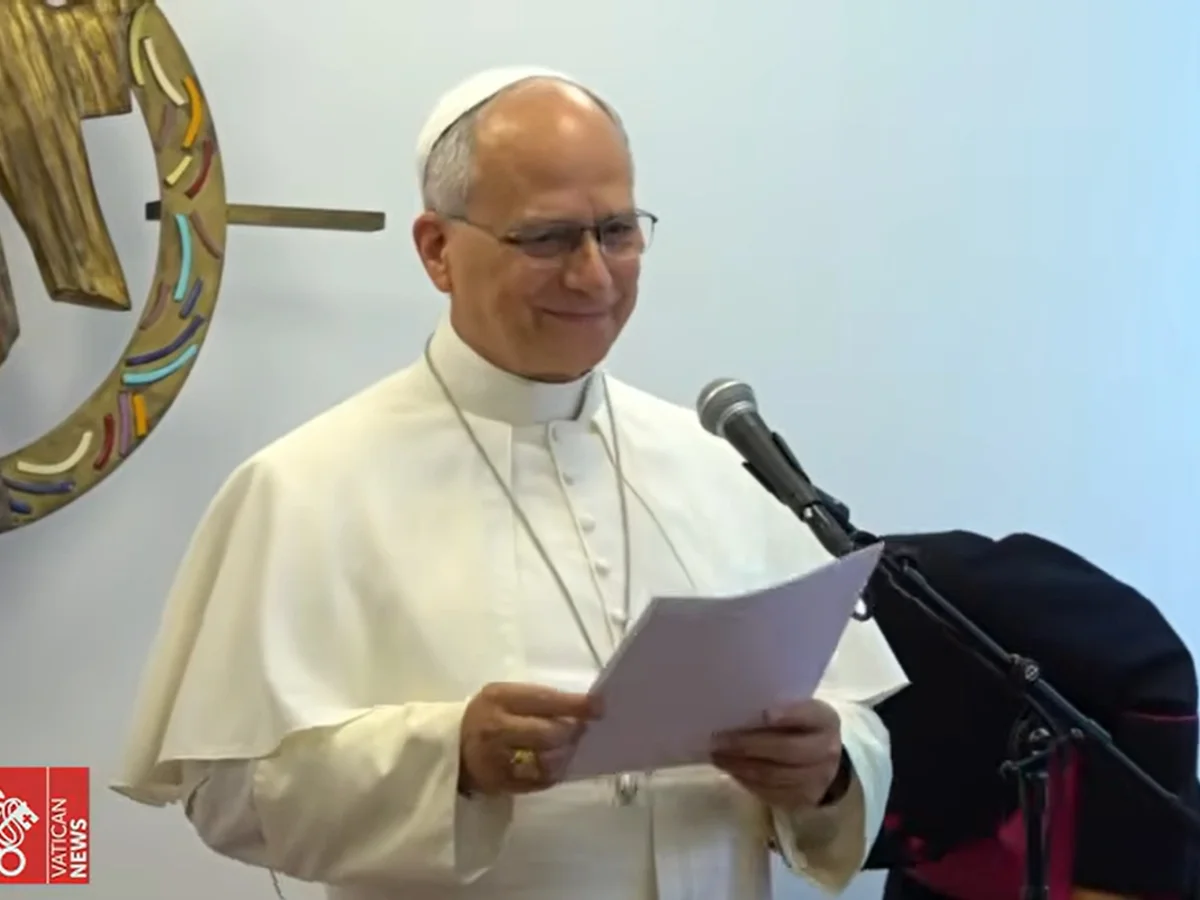 Papa Leão teve noite tranquila após cirurgia, informa Vaticano