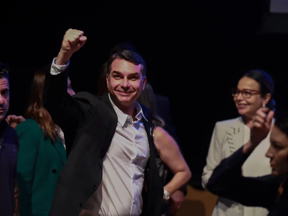 Bancada do agro declara apoio a Flávio Bolsonaro ainda no 1º turno
