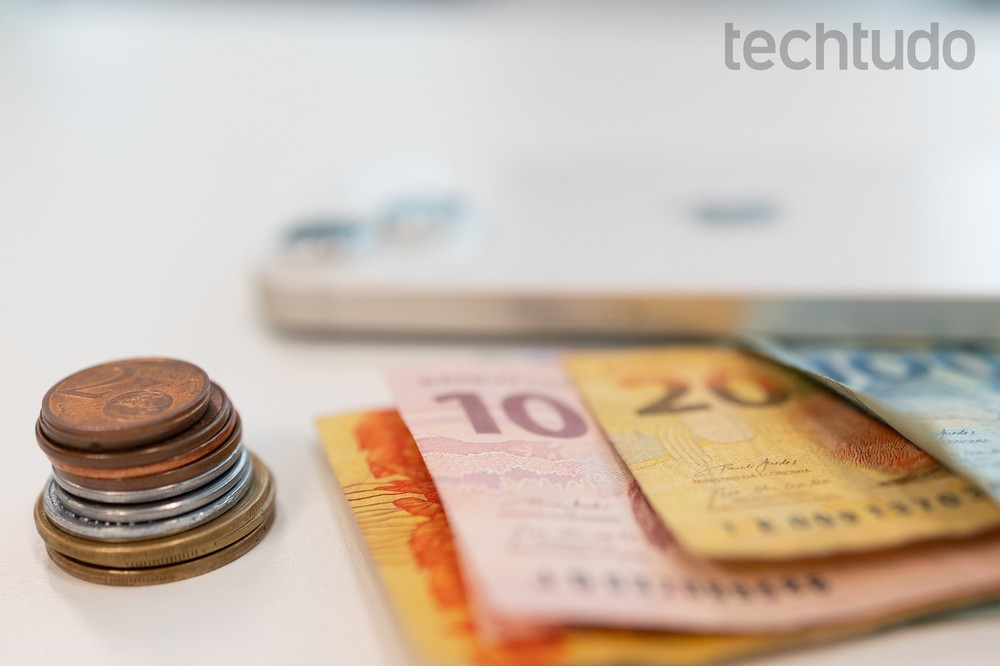 É importante verificar o preço de iPhones usados parecidos com o seu em marketplaces — Foto: Mariana Saguias/TechTudo