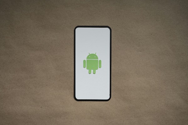 Google anuncia 4 novas ferramentas de proteção contra golpes no Android