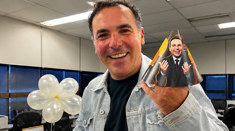 Reinaldo Gottino relembra encontro com ícones do rádio no Brasil: ‘Três feras na foto!’