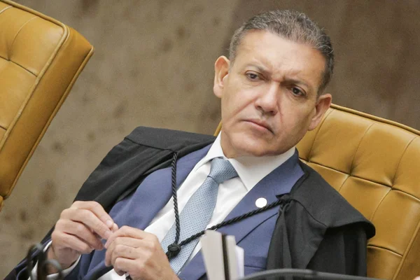 Kassio avalia liberar pedido de soltura de Bolsonaro a Fachin após 2º turno