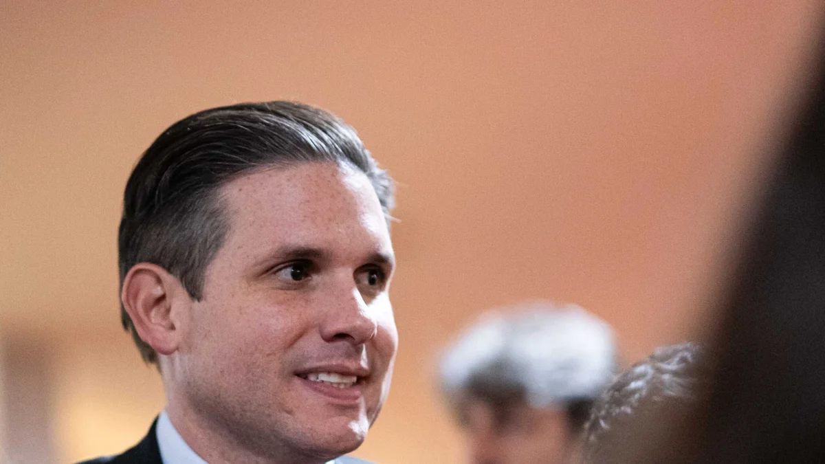 Sem apoio no PL, Motta faz ofensiva sobre Centrão para garantir reeleição