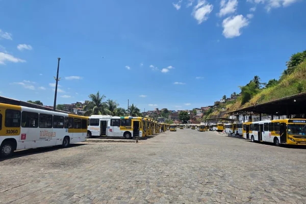 Eleições: MP constata retenção de ônibus em Salvador e dá prazo a município