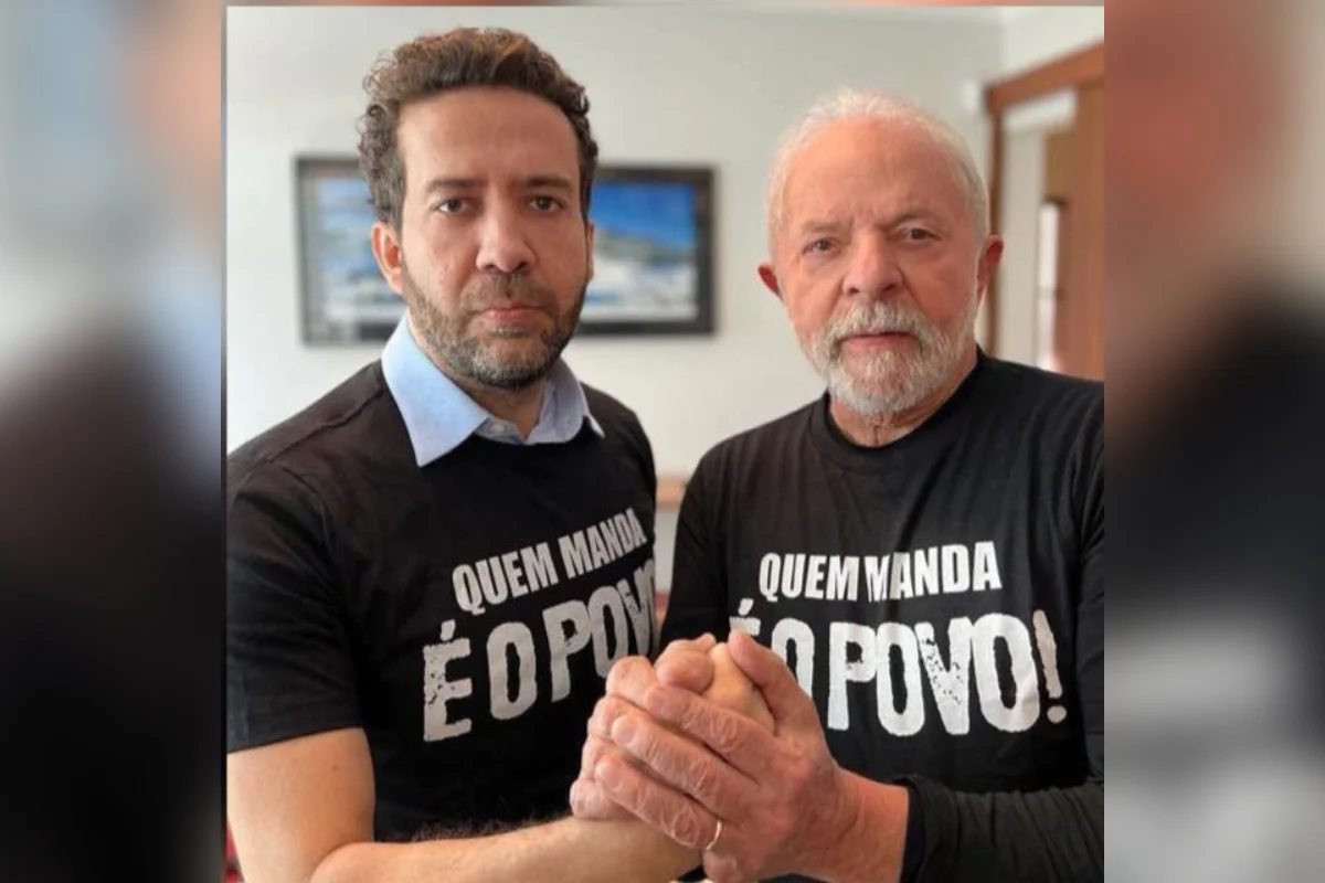 Janones reclama que canal “Exército do Lula” ficará fora do ar por 48h
