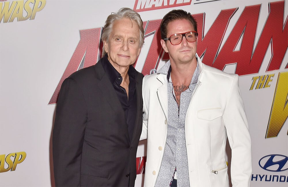 Michael Douglas explica por que não participou da terapia do filho em luta contra o vício
