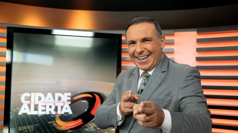 Reinaldo Gottino relembra encontro com ícones do rádio no Brasil: ‘Três feras na foto!’