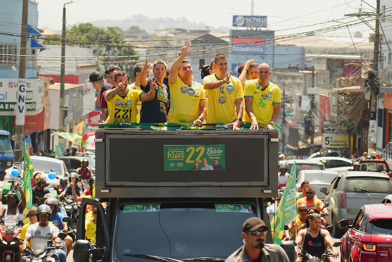 Campanha de Flávio busca apoio de adversários e aposta em vice para atrair votos do Nordeste