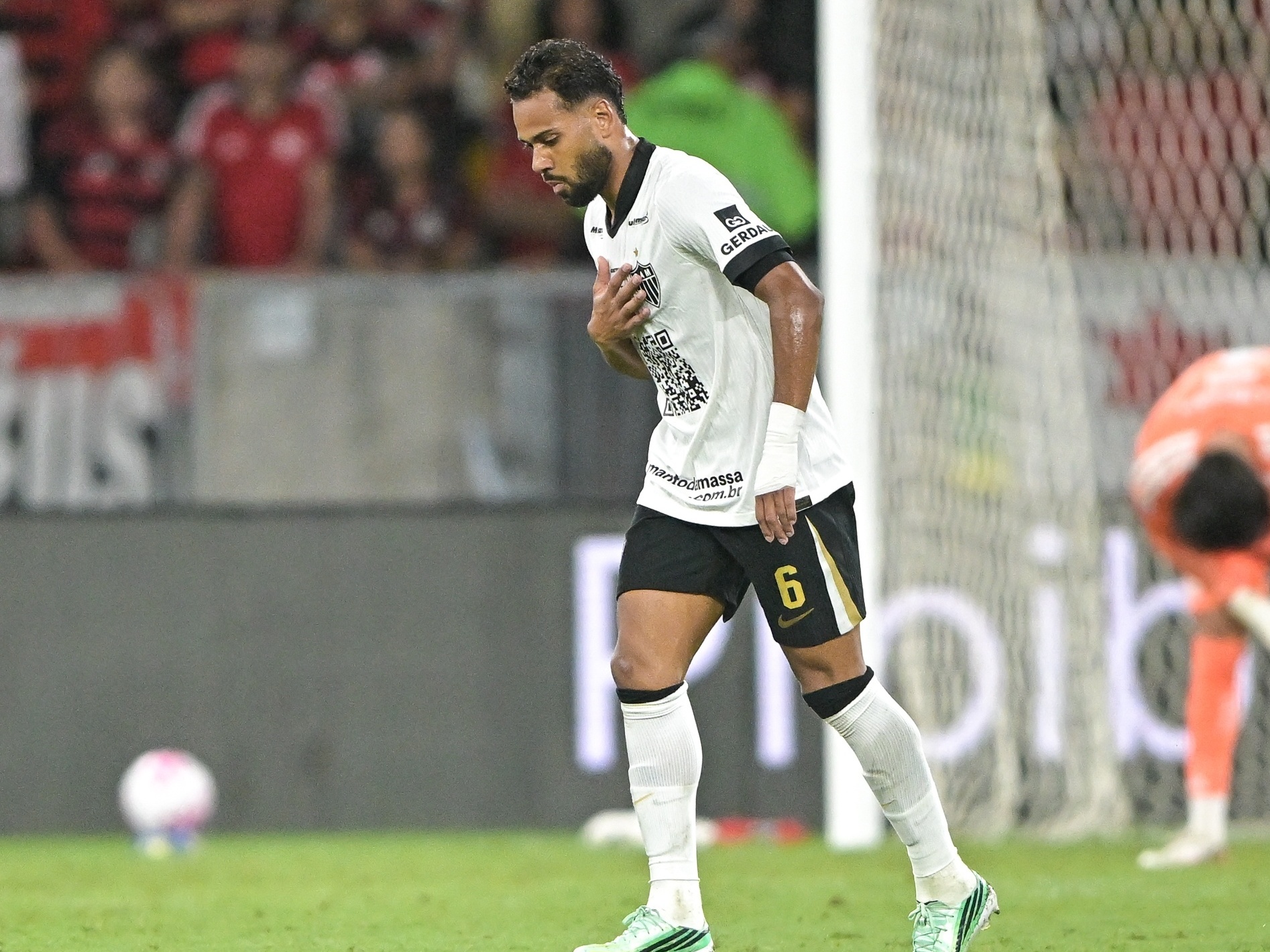 Lodi assume pênalti no fim contra o Flamengo: 'Acabei chutando o pé dele'