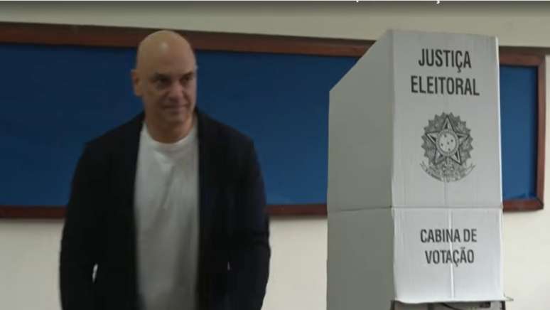 Moraes, Medonça, Nunes Marques e outras autoridades vão às urnas nesta manhã