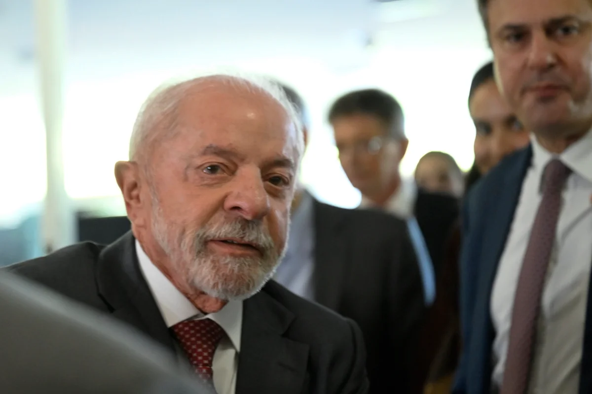 “Atos dia 18”: artistas são orientados a usar branco e evitar Lula no palco