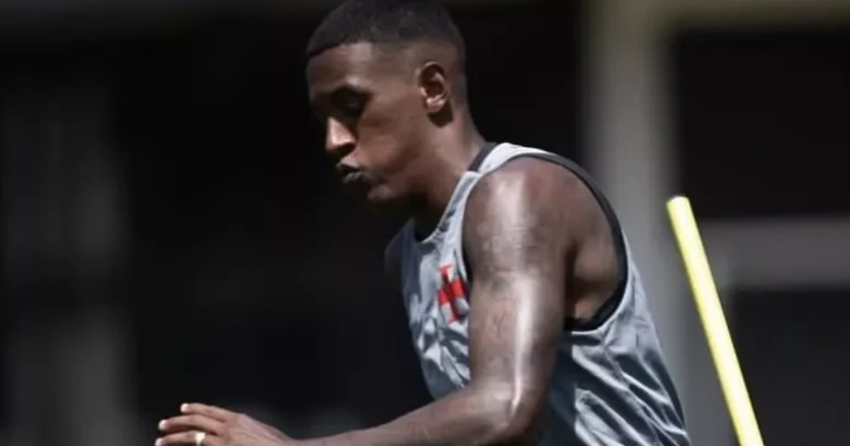 Zagueiro do Vasco, Robert Renan capota BMW no Rio