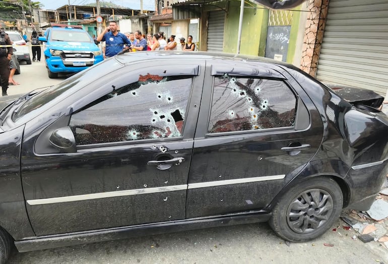 Homem é executado a tiros e outra pessoa é atingida por bala perdida em São João de Meriti