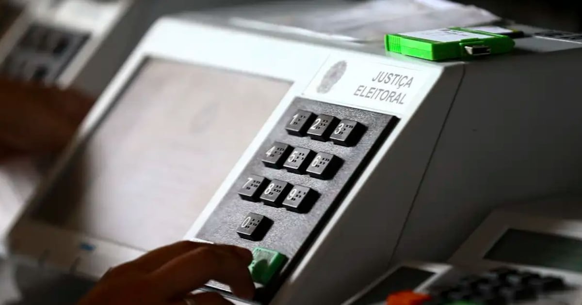 Urnas fechadas não podem ser reabertas, e impacto na apuração é incerto, diz advogado eleitoral