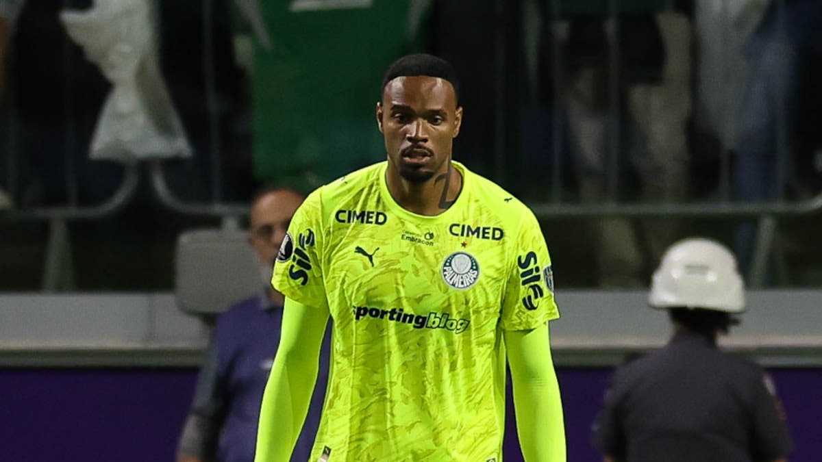 Carlos Miguel decide duas disputas por pênaltis e iguala marca de Weverton pelo Palmeiras