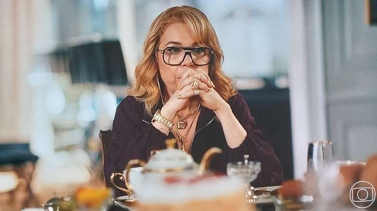 Quem Ama Cuida: Pilar celebra atentado, mas leva uma rasteira