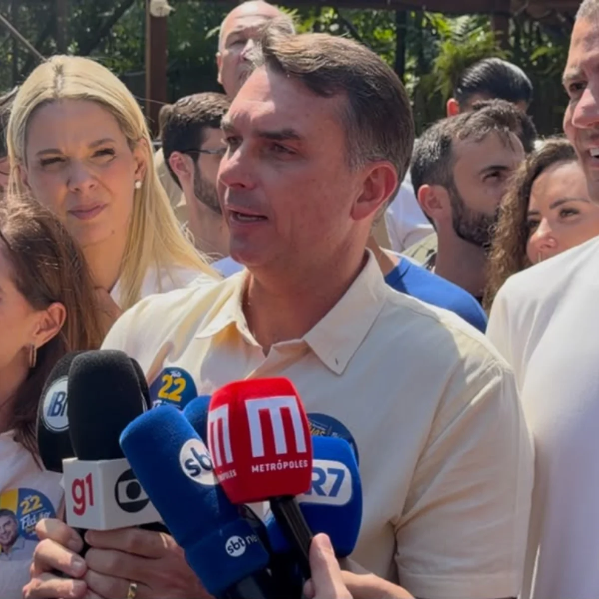 Em almoço, Flávio e Ruas acenam a ex-aliados para ampliar votação no Rio