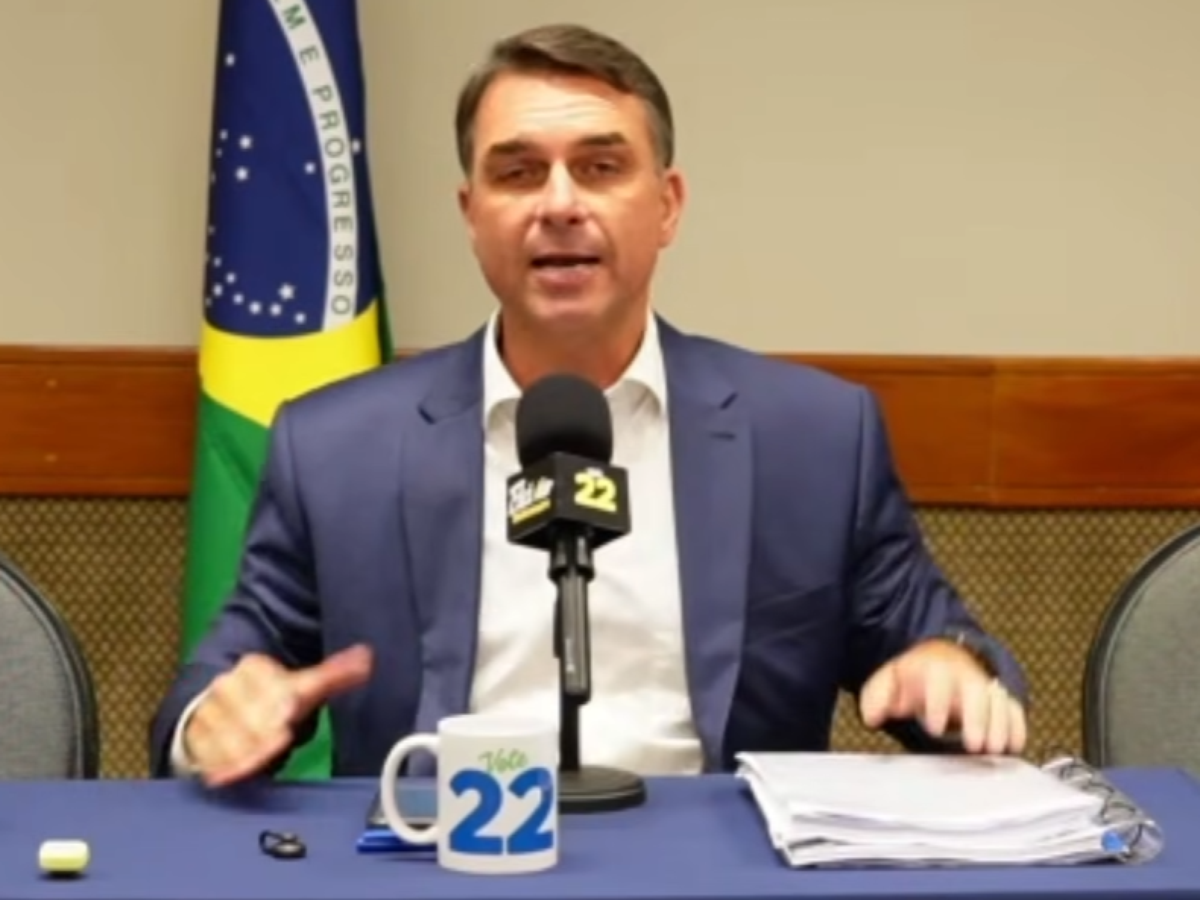 'Há um desespero na campanha de Lula', diz Flávio após cancelamento de debate