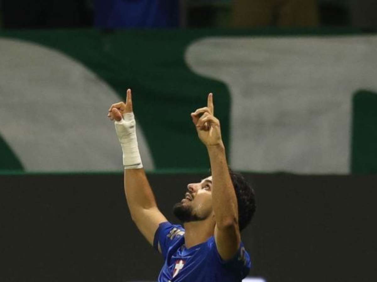 Palmeiras vence o Bahia e cola no Flamengo na disputa pelo título