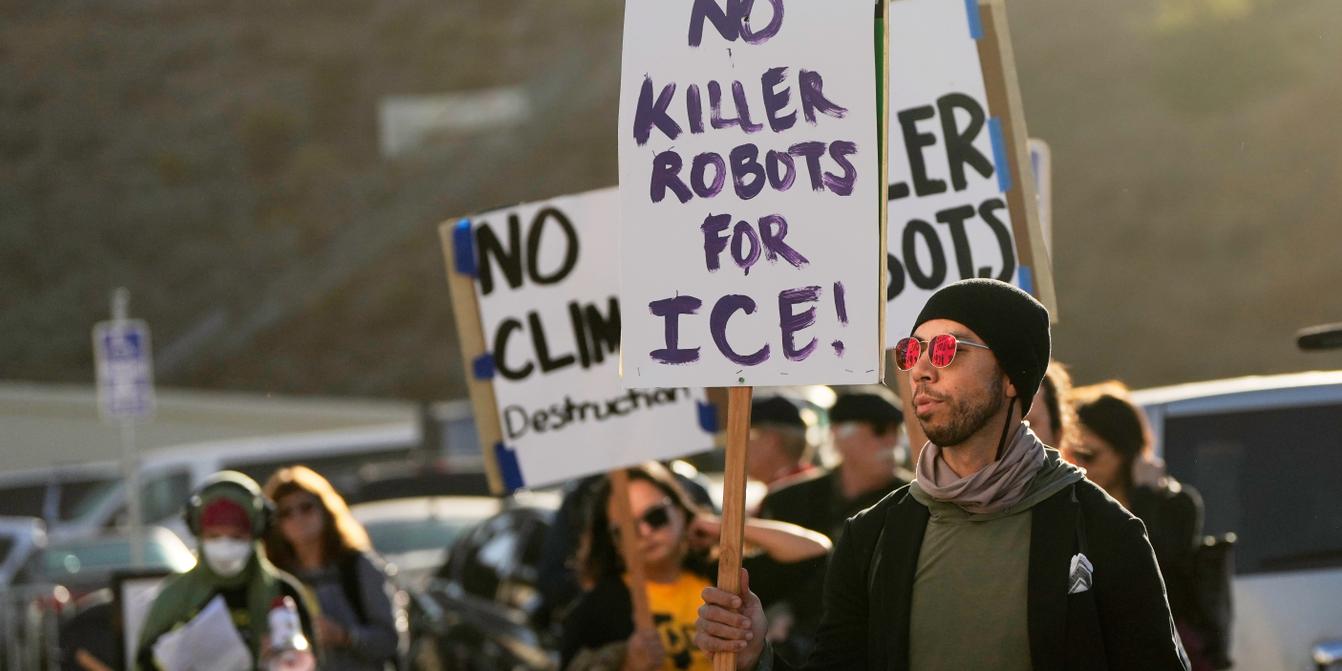 A OpenAI demitiu três funcionários por manuseio inadequado de informações 'sensíveis' e violação das políticas da empresa