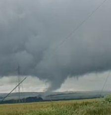 Entenda o que é 'tornado landspout', fenômeno registrado no Paraná Foto: Reprodução