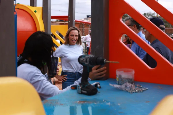 Celina e Grass apostam em motociata e carreata na véspera da do 1º turno